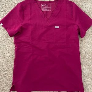 Magenta Figs size Small scrub top